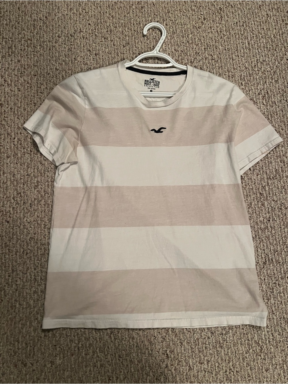 Hollister Men’s Beige and White Wide Stripe Crewneck Tee